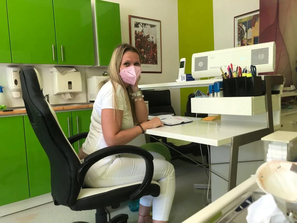 Členka tímu v ambulancii